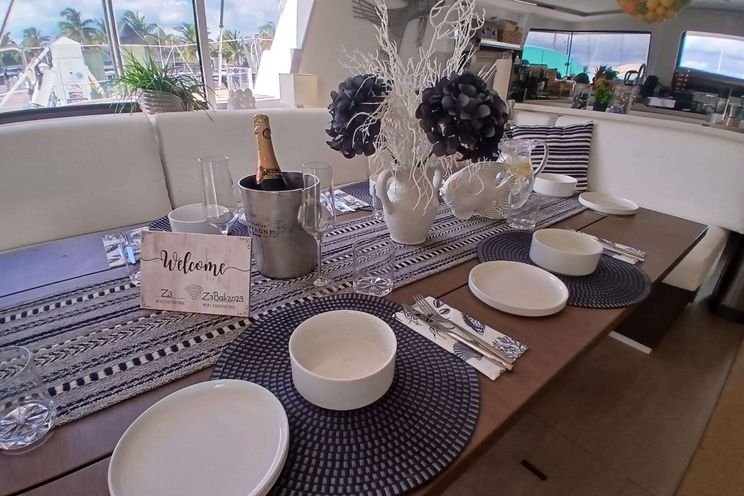 Charter Yacht ZURI 3 - Bali 5.4 - 3 Cabins - Nassau - Exumas - Bahamas