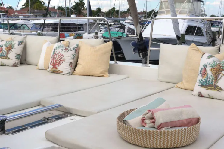 Charter Yacht ZURI 3 - Bali 5.4 - 3 Cabins - Nassau - Exumas - Bahamas