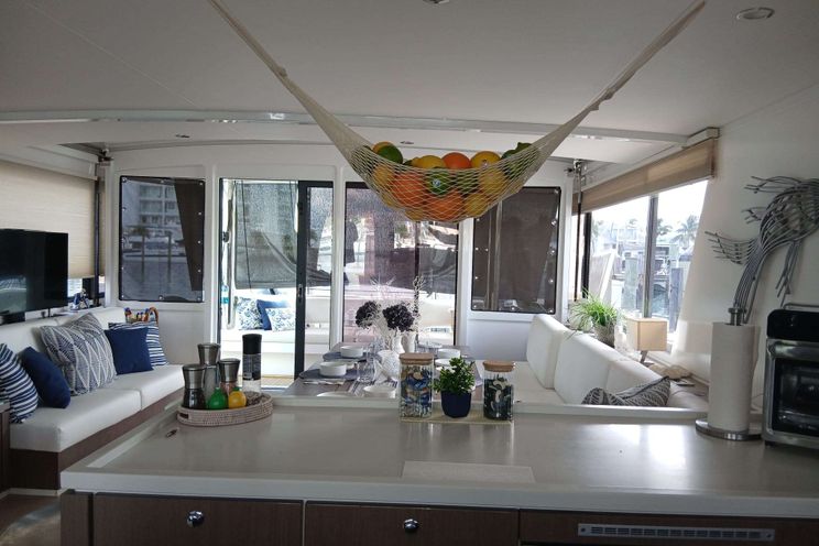 Charter Yacht ZURI 3 - Bali 5.4 - 3 Cabins - Nassau - Exumas - Bahamas