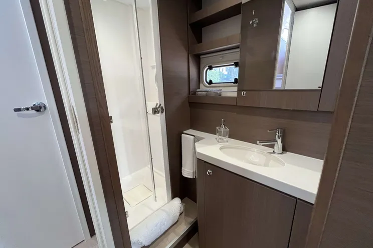 Charter Yacht ZURI 3 - Bali 5.4 - 3 Cabins - Nassau - Exumas - Bahamas