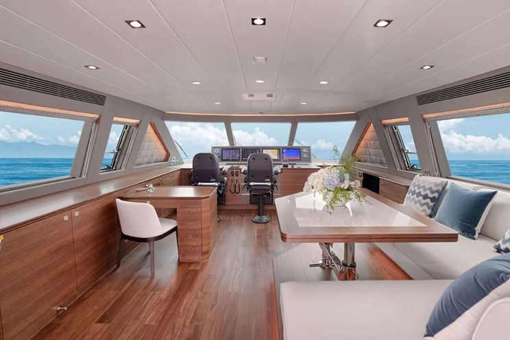 Charter Yacht NAYA MARYN - Horizon 94 - 4 Cabins - Nassau - Exumas - Staniel Cay - Bahamas