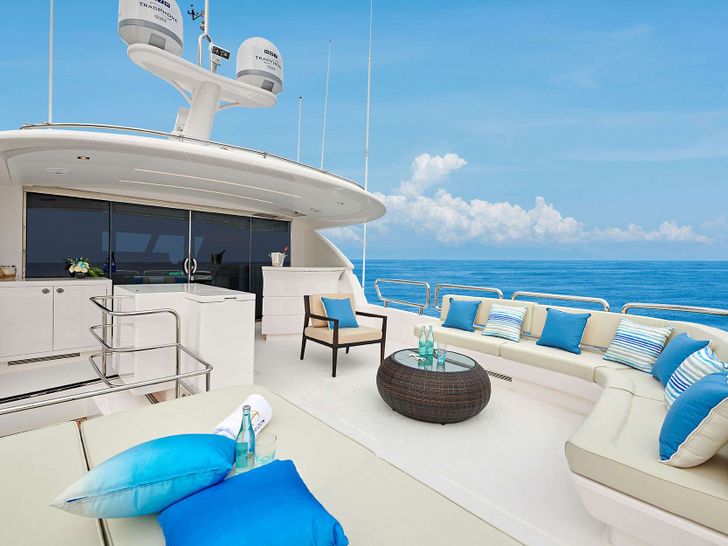 NAYA MARYN Horizon 94 - sundeck NAYA MARYN Horizon 94 - sundeck