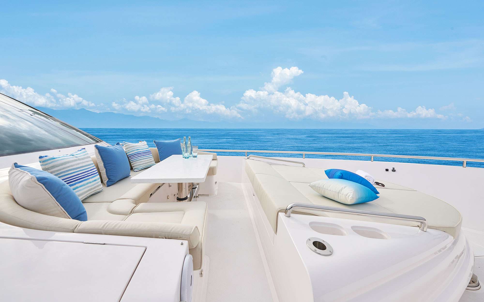 Charter Yacht NAYA MARYN - Horizon 94 - 4 Cabins - Nassau - Exumas - Staniel Cay - Bahamas