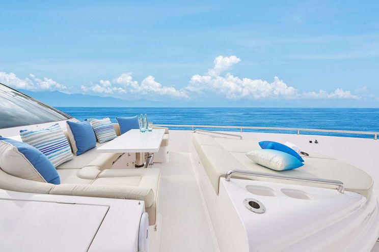 Charter Yacht NAYA MARYN - Horizon 94 - 4 Cabins - Nassau - Exumas - Staniel Cay - Bahamas