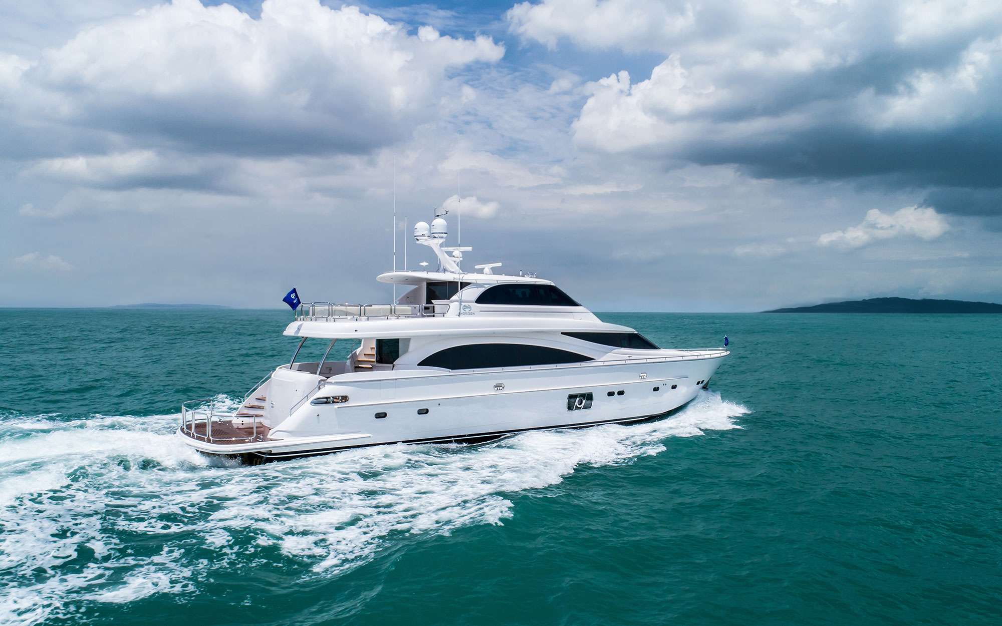 Charter Yacht NAYA MARYN - Horizon 94 - 4 Cabins - Nassau - Exumas - Staniel Cay - Bahamas