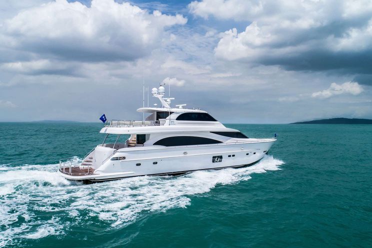 Charter Yacht NAYA MARYN - Horizon 94 - 4 Cabins - Nassau - Exumas - Staniel Cay - Bahamas
