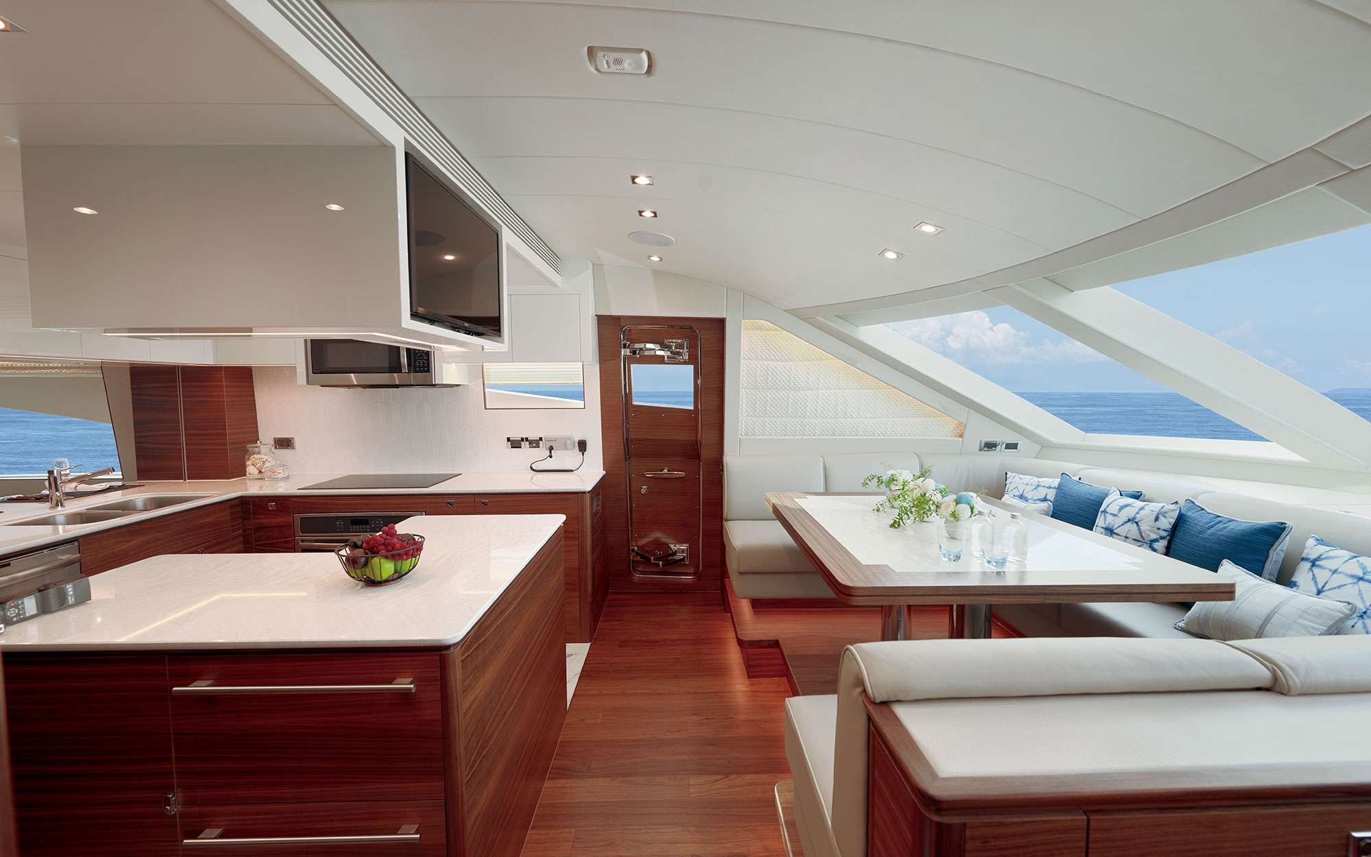 Charter Yacht NAYA MARYN - Horizon 94 - 4 Cabins - Nassau - Exumas - Staniel Cay - Bahamas