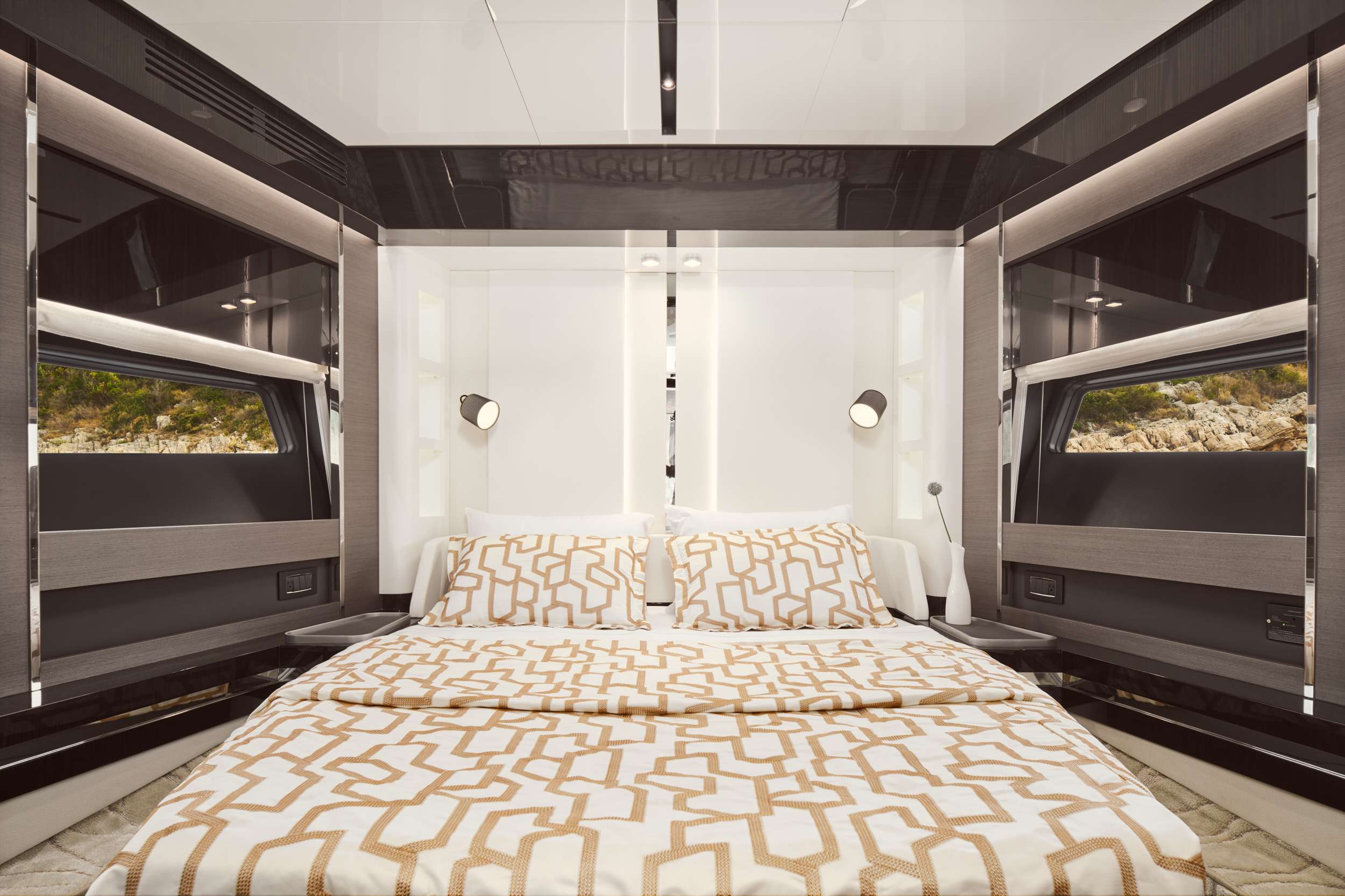 Charter Yacht MYNE - Azimut S8 - 4 Cabins - Kastela - Split - Dubrovnik - Hvar - Croatia