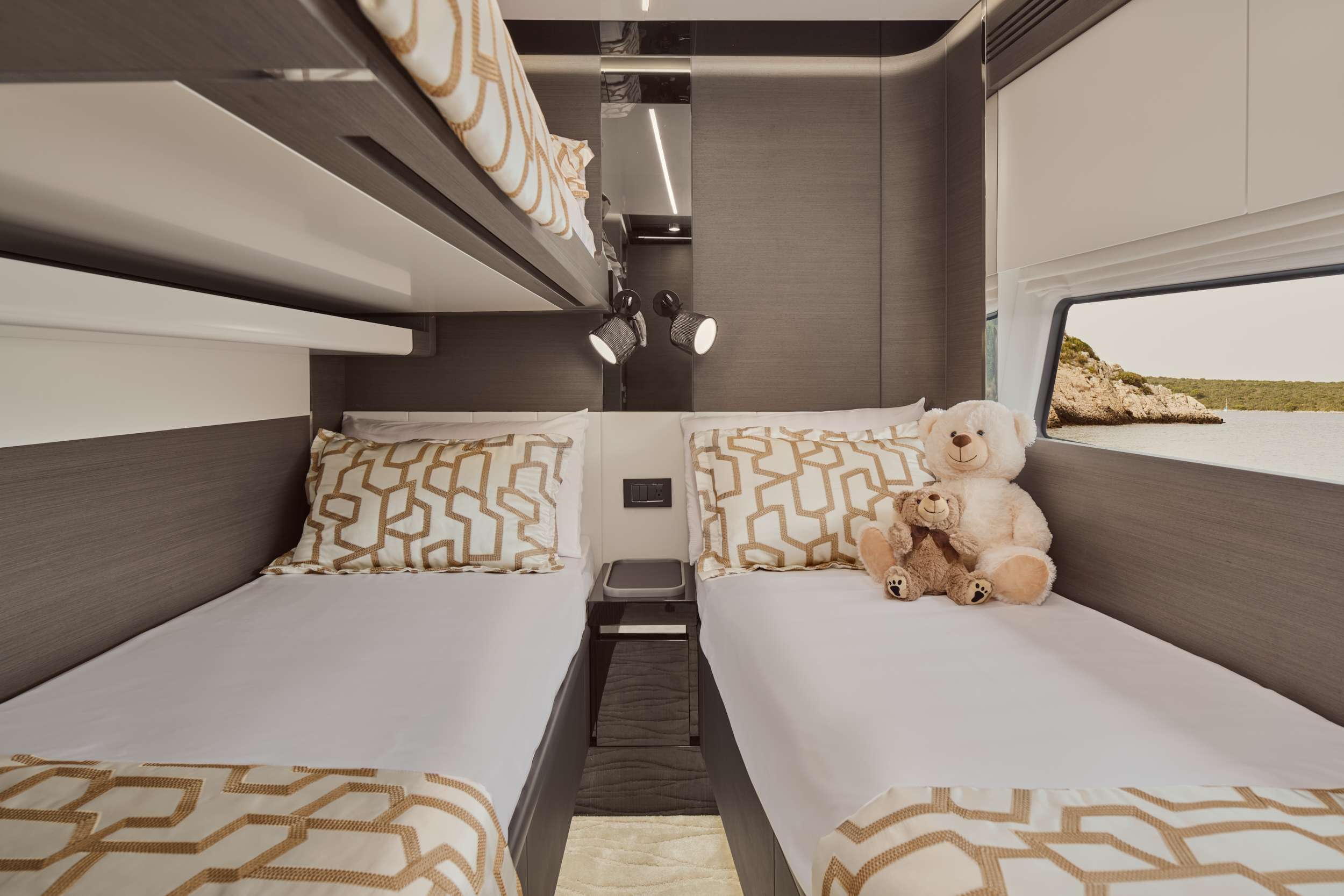 Charter Yacht MYNE - Azimut S8 - 4 Cabins - Kastela - Split - Dubrovnik - Hvar - Croatia