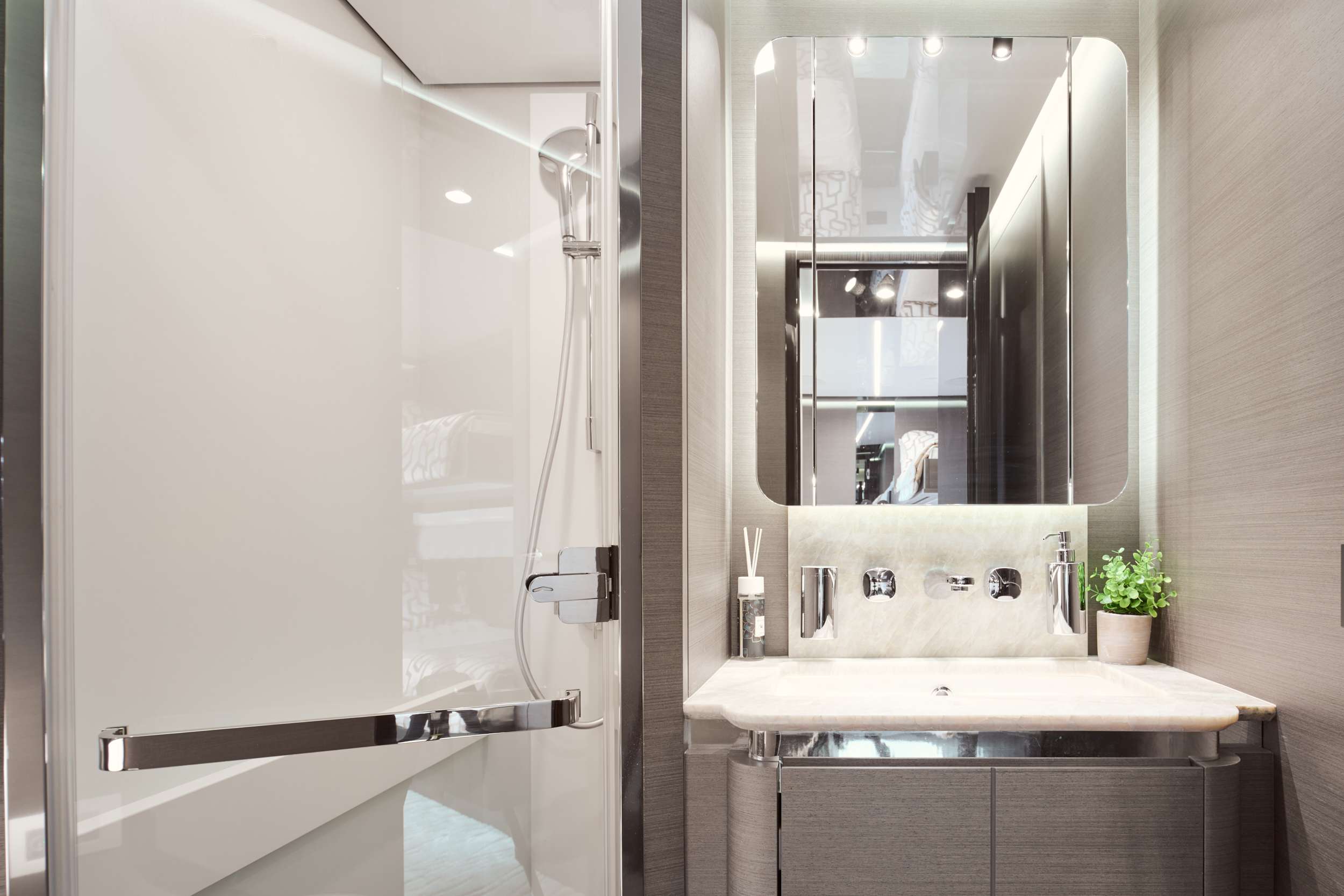 Charter Yacht MYNE - Azimut S8 - 4 Cabins - Kastela - Split - Dubrovnik - Hvar - Croatia