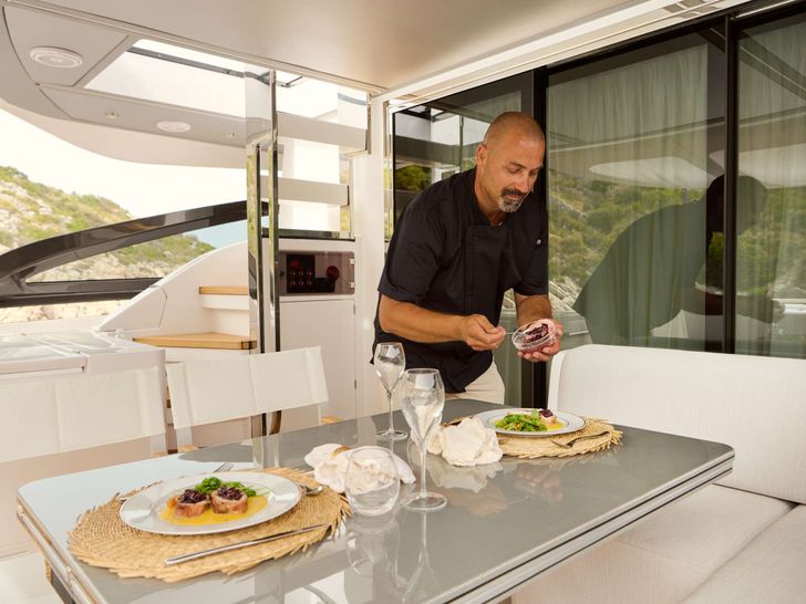 MYNE Azimut S8 - chef preparing his masterpiece MYNE Azimut S8 - chef preparing his masterpiece