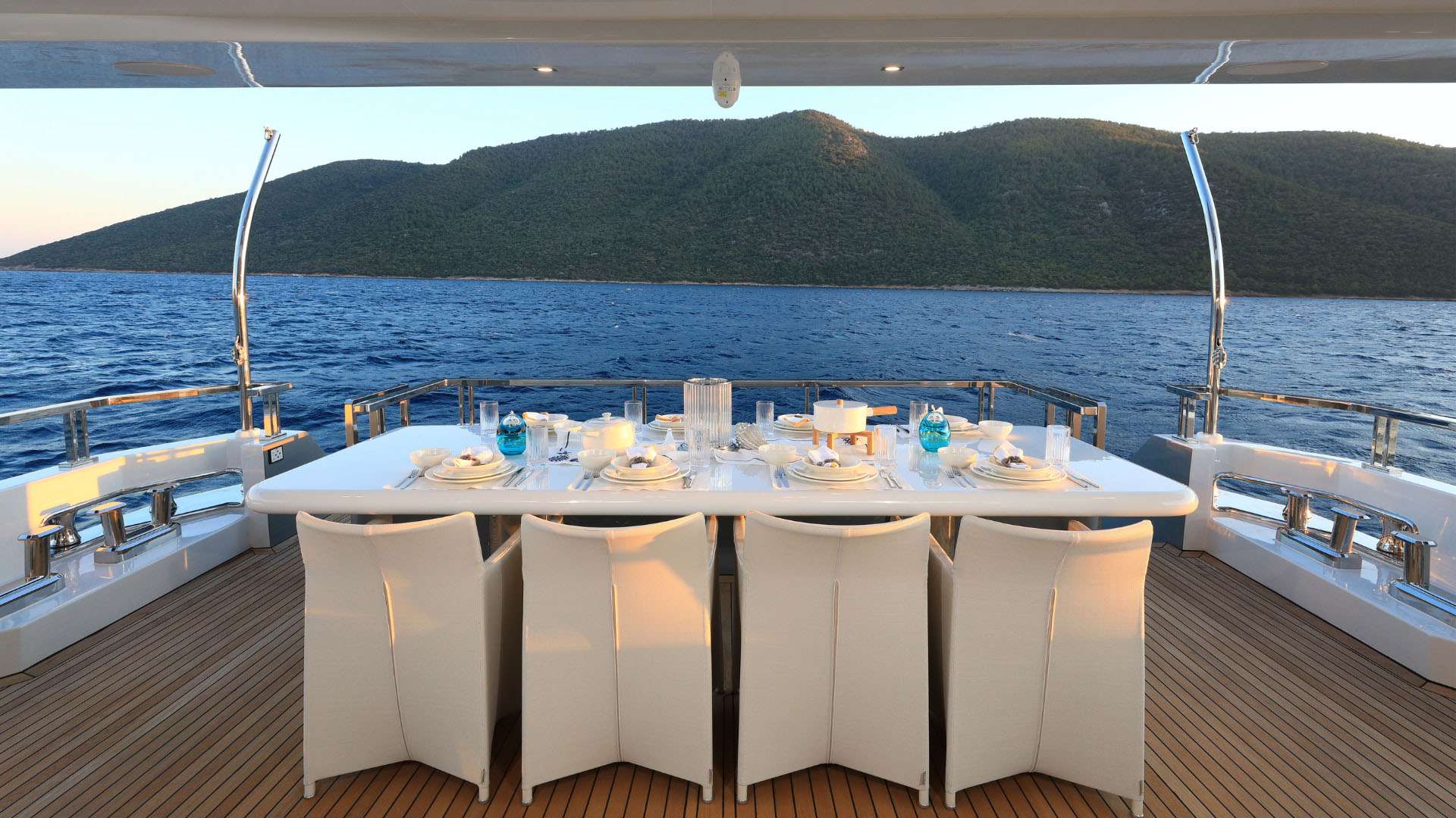 UKIEL Aegean Explorer M26 - main aft deck alfresco dining area