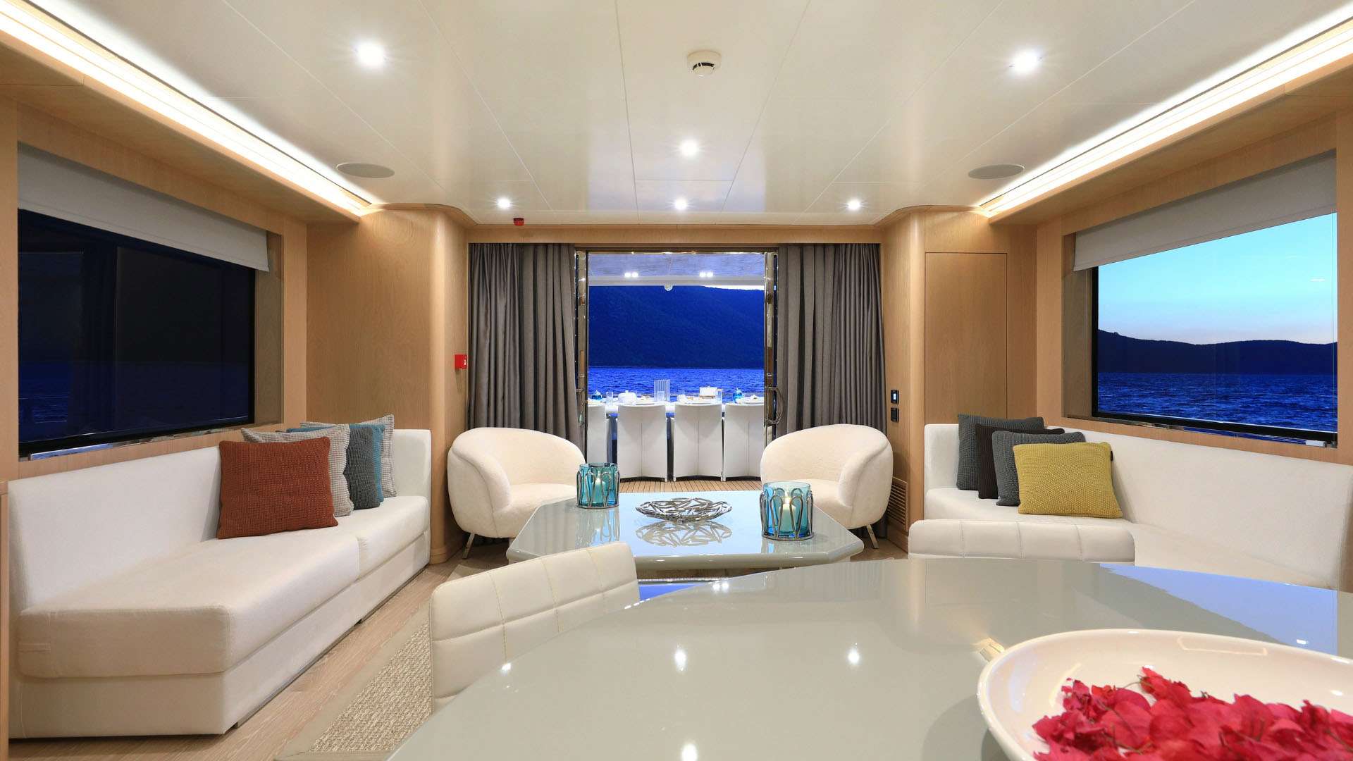 UKIEL Aegean Explorer M26 - main saloon