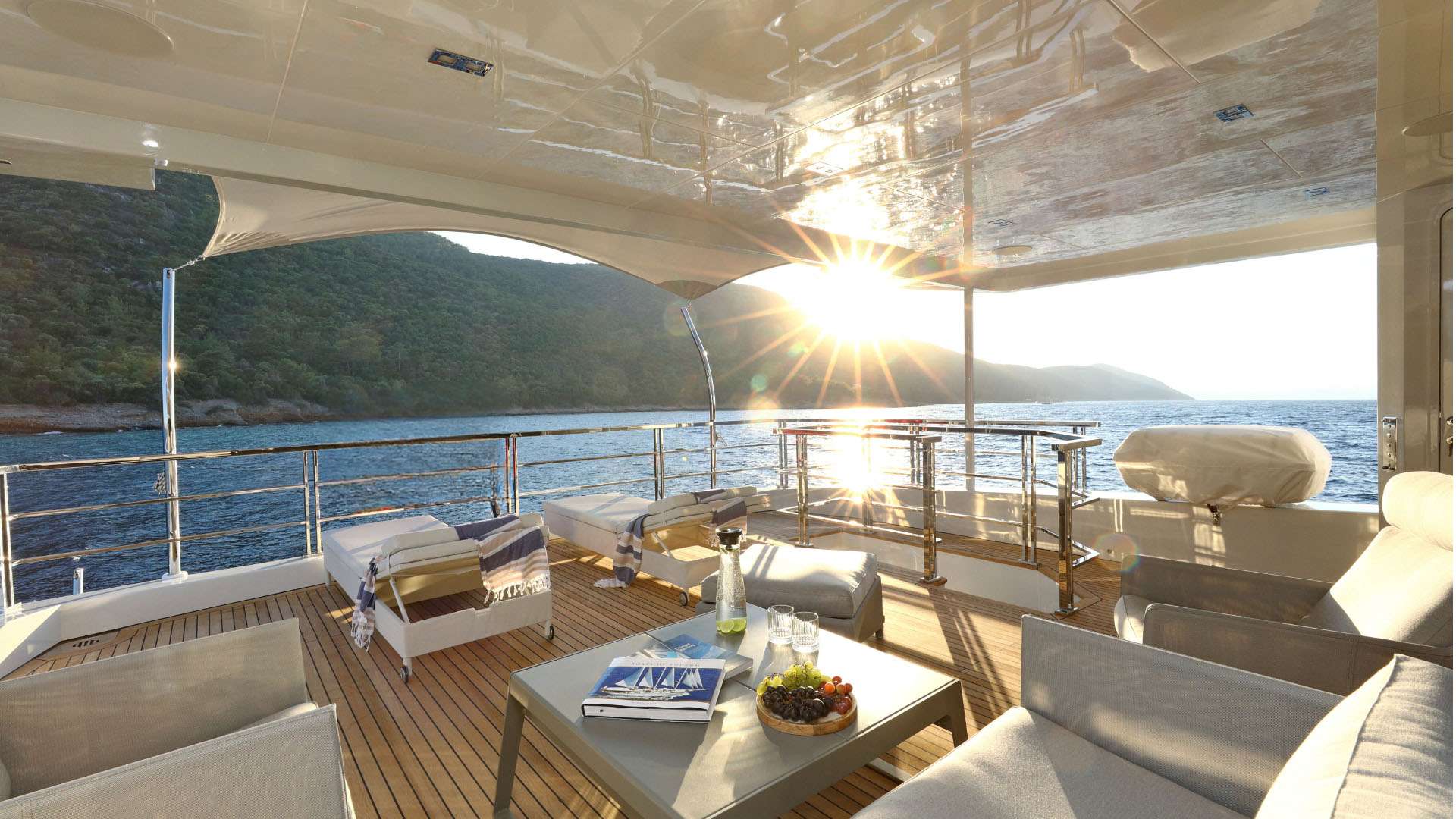 UKIEL Aegean Explorer M26 - sundeck aft lounge