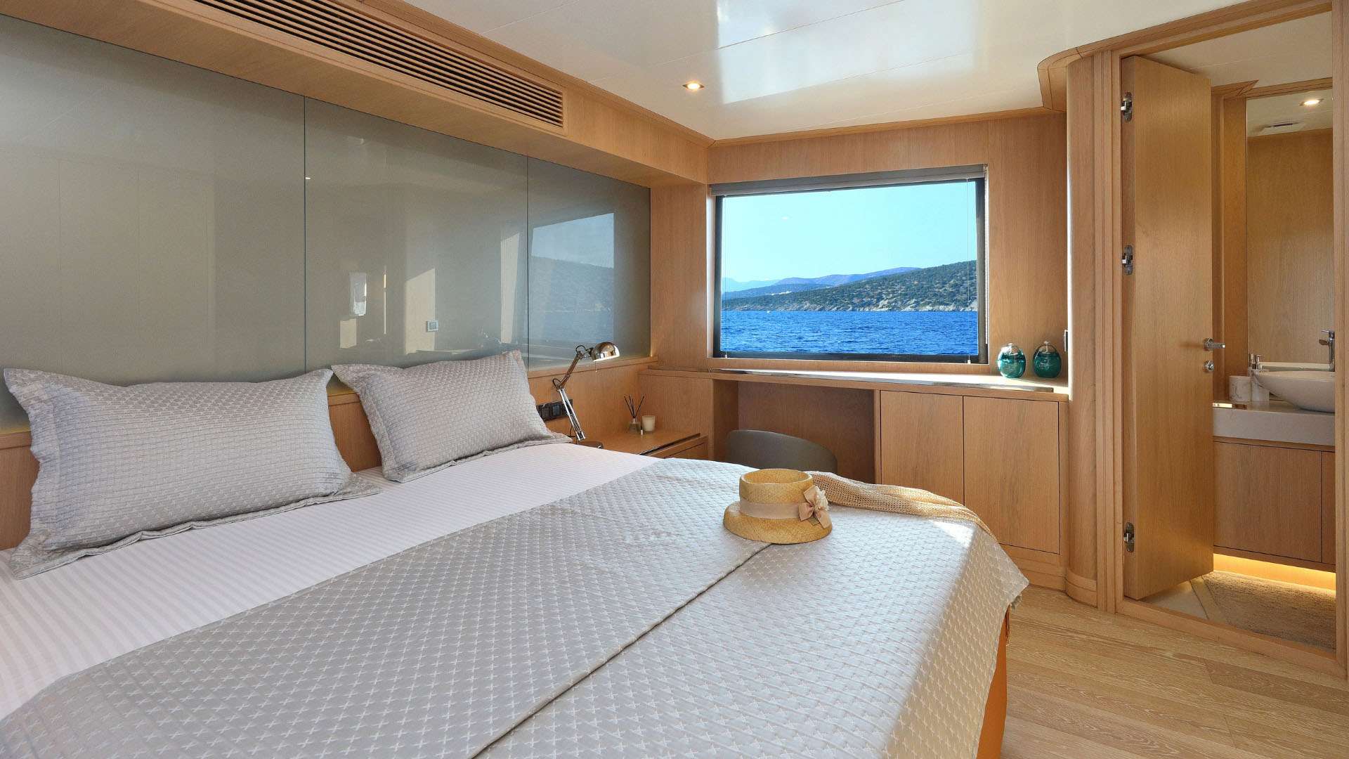 UKIEL Aegean Explorer M26 - VIP cabin 2