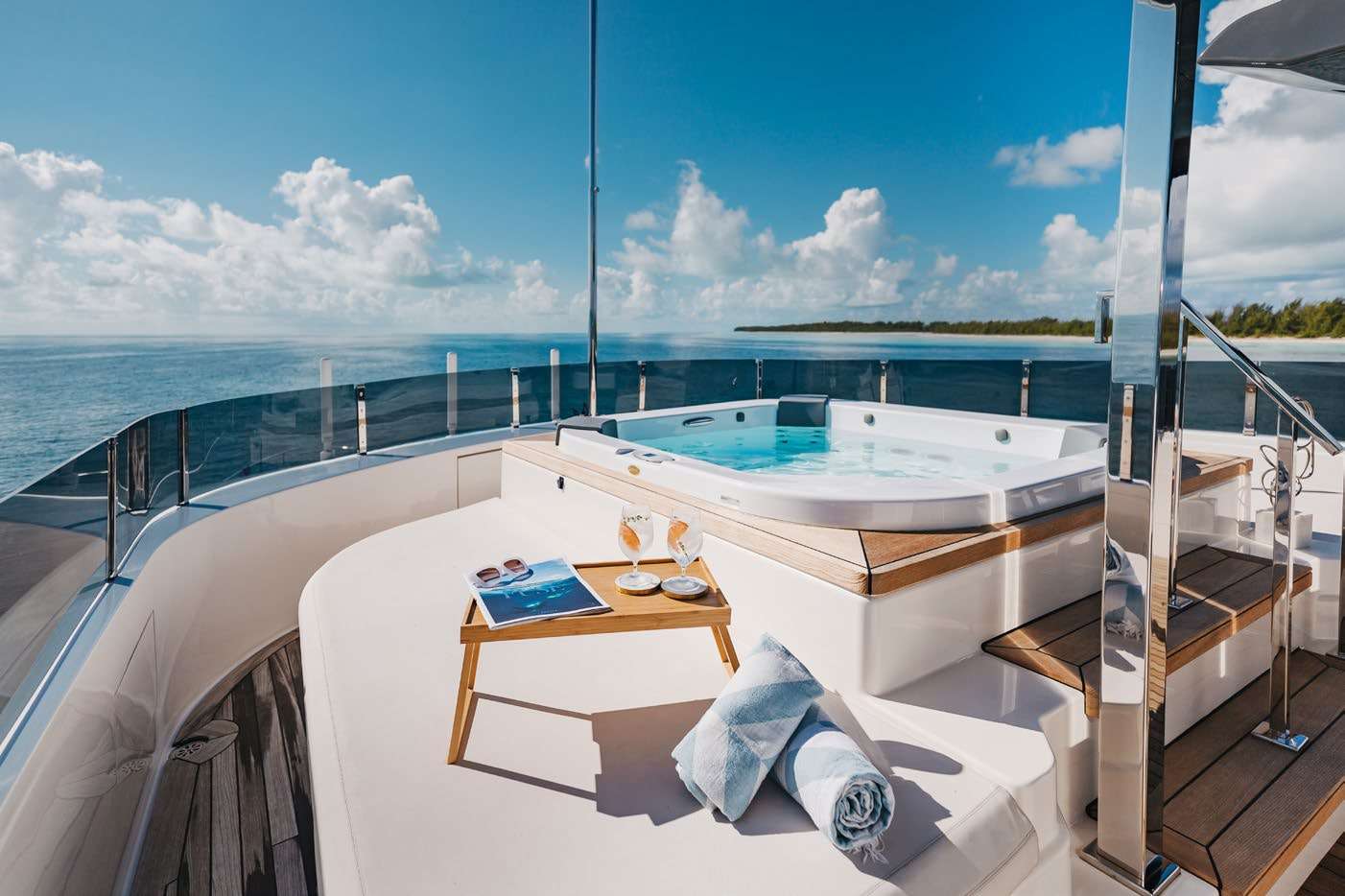 Charter Yacht EROS - Ferretti Custom Line Navetta 37 - 5 Cabins - Nassau - Exumas - Bahamas