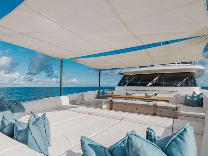 EROS Ferretti Custom Line Navetta 37 - foredeck lounge and sunbathing area EROS Ferretti Custom Line Navetta 37 - foredeck lounge and sunbathing area