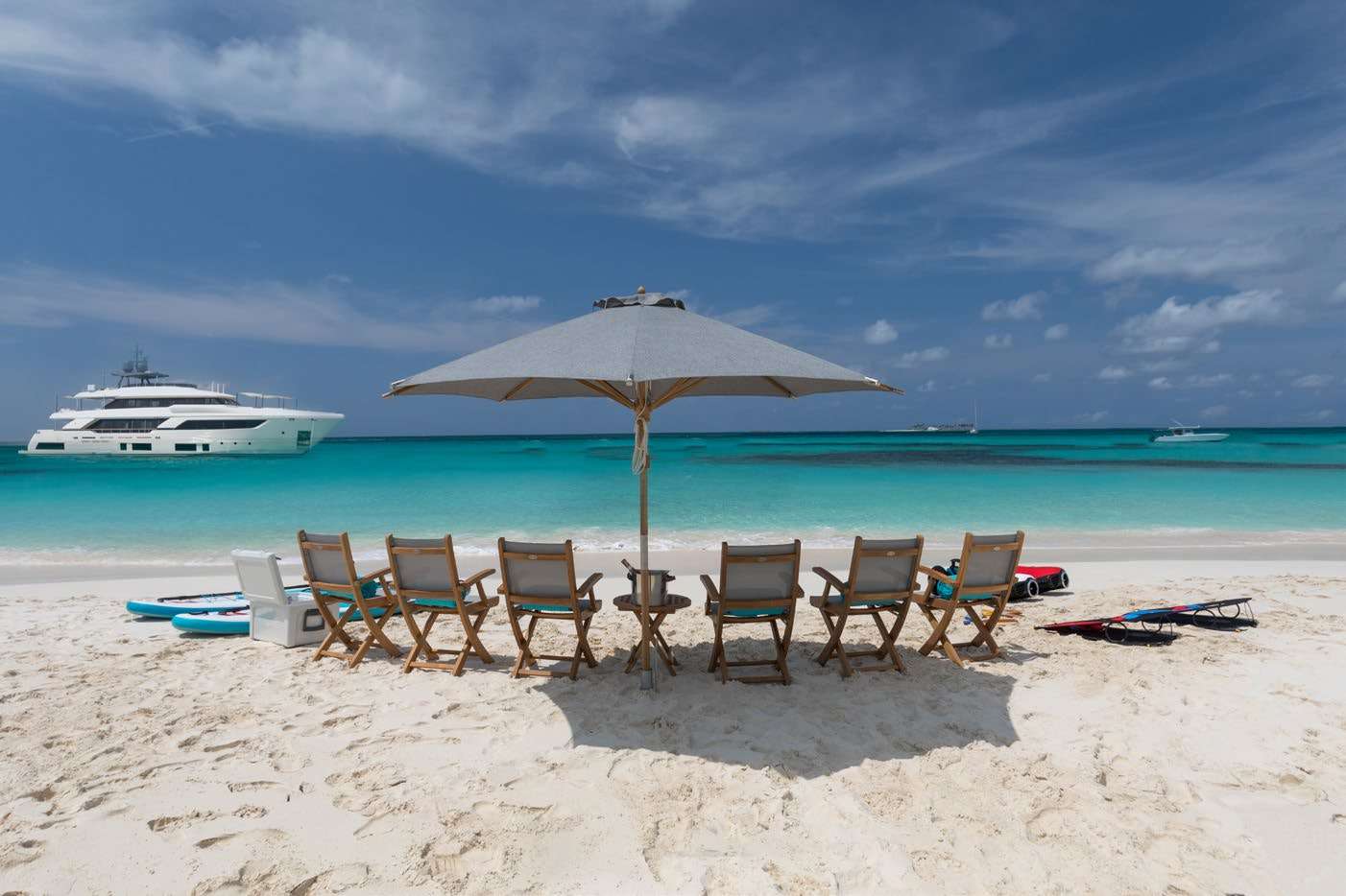 Charter Yacht EROS - Ferretti Custom Line Navetta 37 - 5 Cabins - Nassau - Exumas - Bahamas