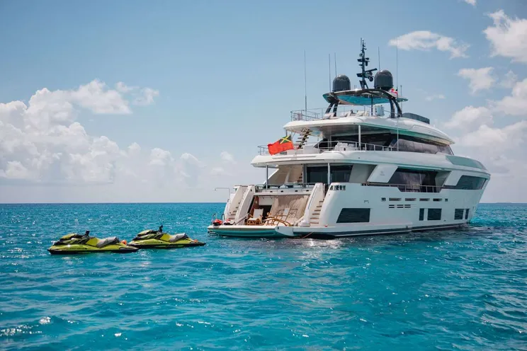 Charter Yacht EROS - Ferretti Custom Line Navetta 37 - 5 Cabins - Nassau - Exumas - Bahamas