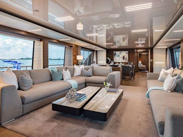 EROS Ferretti Custom Line Navetta 37 - main saloon EROS Ferretti Custom Line Navetta 37 - main saloon