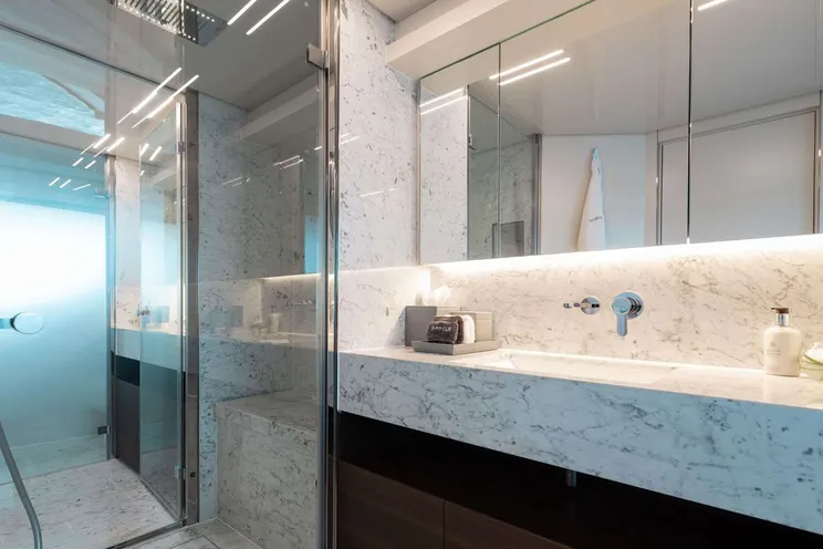 Charter Yacht EROS - Ferretti Custom Line Navetta 37 - 5 Cabins - Nassau - Exumas - Bahamas