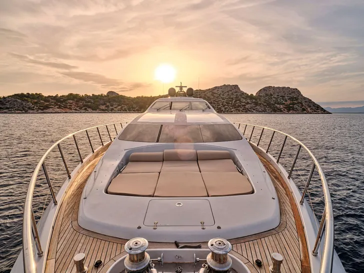 WET PANTHER Mangusta 105 - foredeck WET PANTHER Mangusta 105 - foredeck