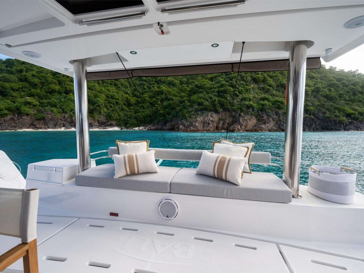 ALORA Bali 4.8 - aft seating ALORA Bali 4.8 - aft seating