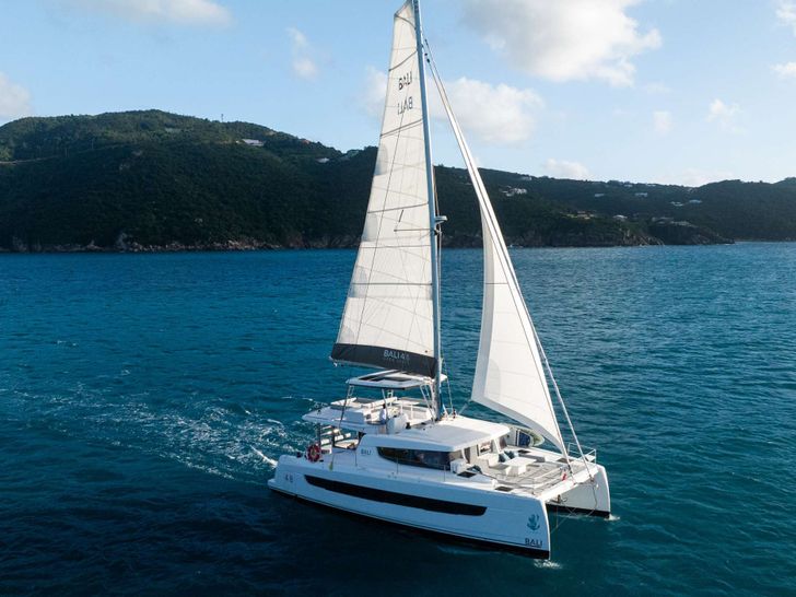 ALORA Bali 4.8 - sailing ALORA Bali 4.8 - sailing