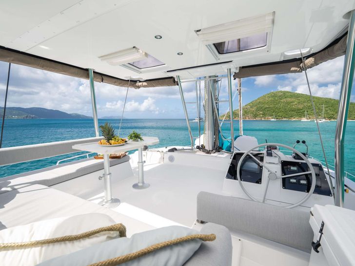 ALORA Bali 4.8 - flybridge shot from the helm ALORA Bali 4.8 - flybridge shot from the helm