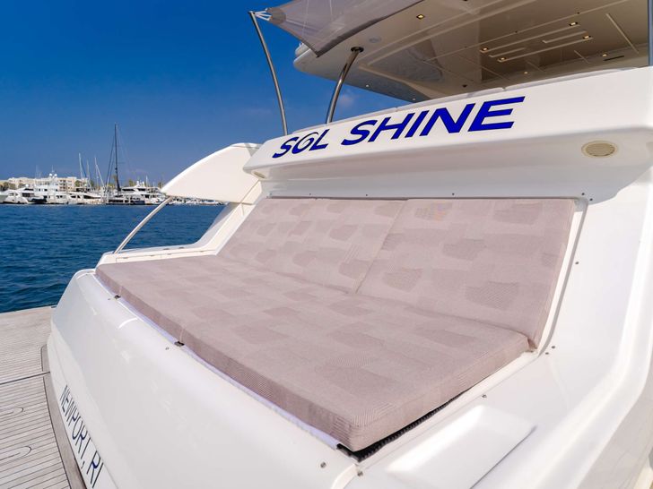 SOL SHINE Ferretti 960 - aft sun bed SOL SHINE Ferretti 960 - aft sun bed