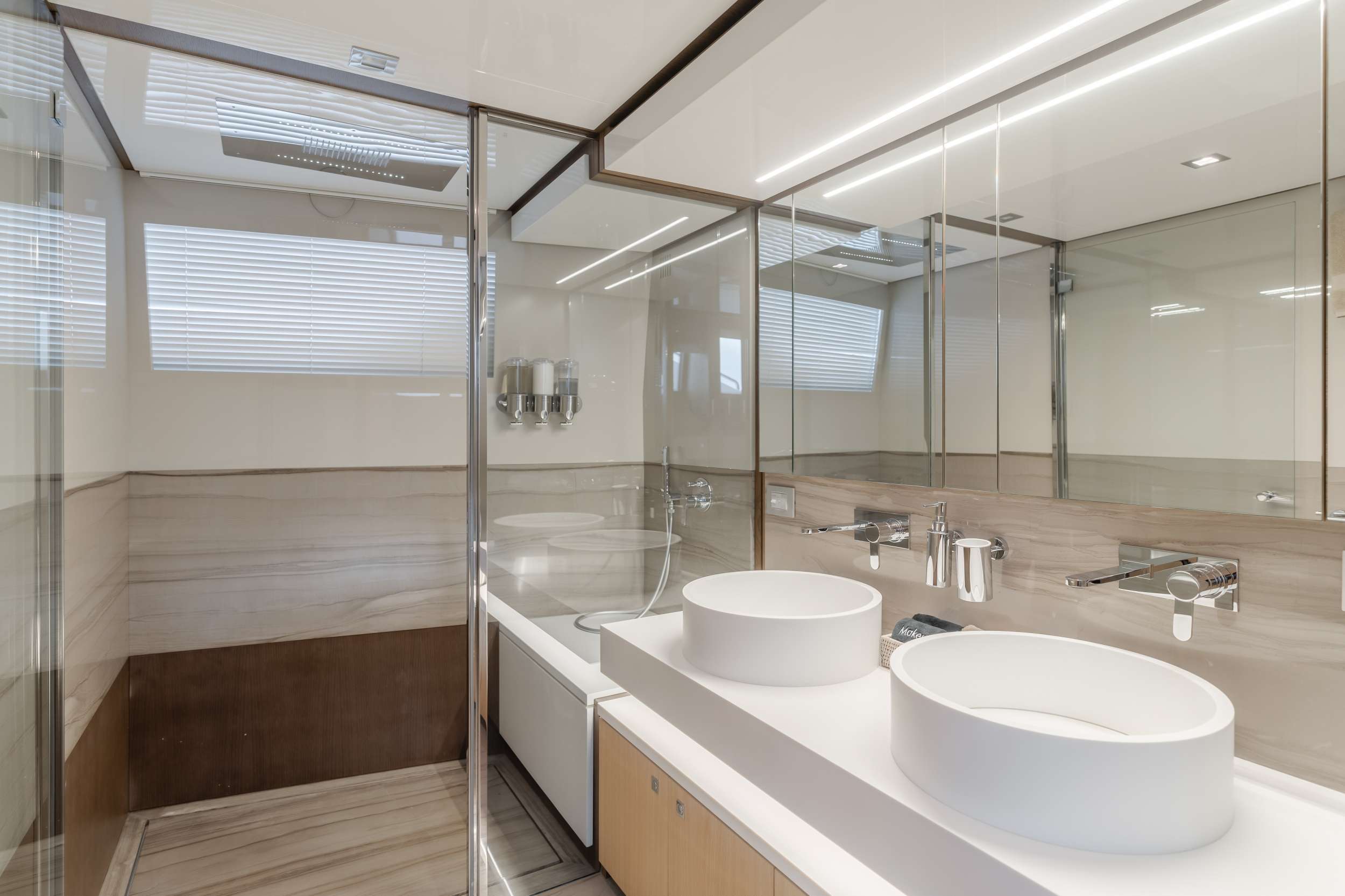 Charter Yacht SOL SHINE - Ferretti 960 - 5 Cabins - Nassau - Exumas - Bahamas