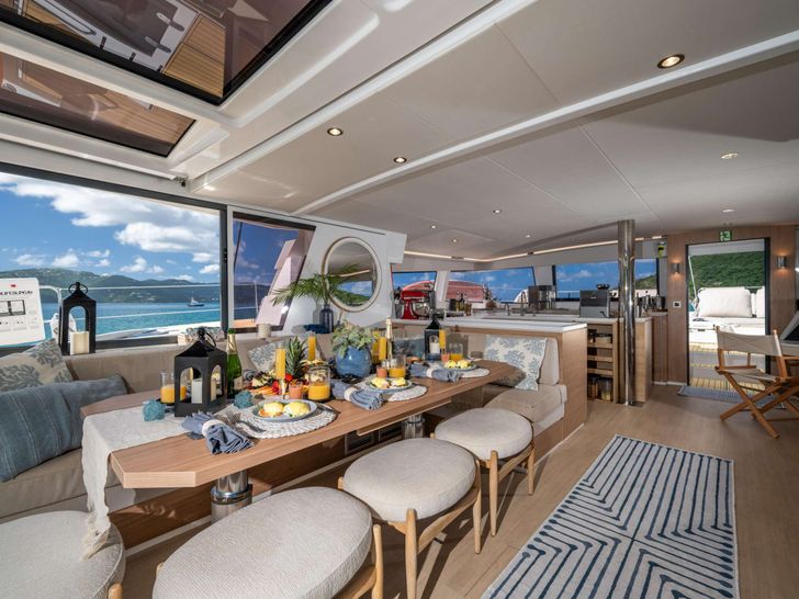LA VIE EST BELLE Bali 5.4 - saloon LA VIE EST BELLE Bali 5.4 - saloon