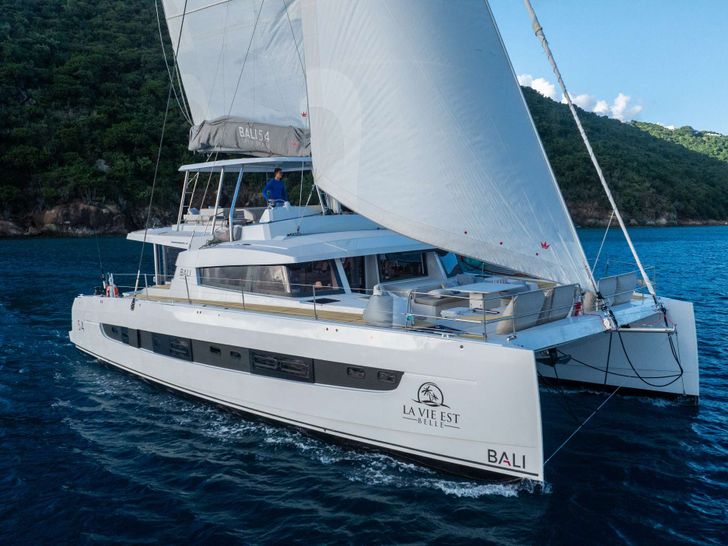 LA VIE EST BELLE Bali 5.4 - side profile LA VIE EST BELLE Bali 5.4 - side profile