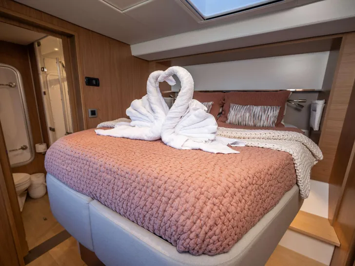 WHISKEY SUNSET Bali 5.4 - VIP cabin WHISKEY SUNSET Bali 5.4 - VIP cabin