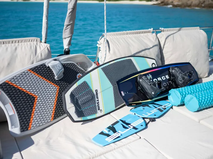 WHISKEY SUNSET Bali 5.4 - water toys WHISKEY SUNSET Bali 5.4 - water toys