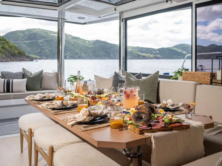 WHISKEY SUNSET Bali 5.4 - dining set up WHISKEY SUNSET Bali 5.4 - dining set up