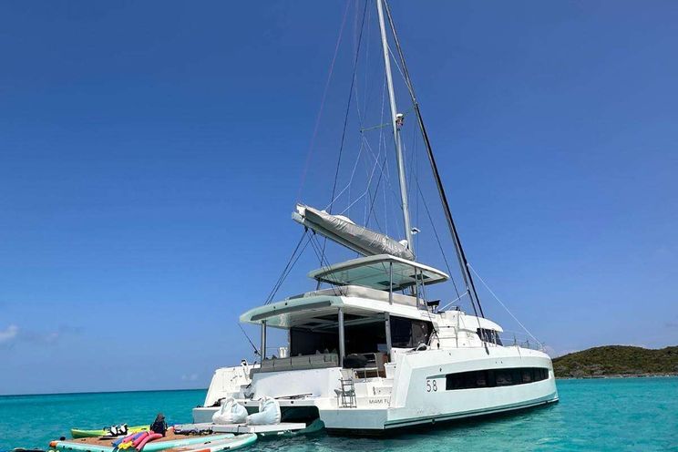 Charter Yacht SNAPDRAGON - Bali 5.8 - 4 Cabins - Nassau - Exumas - Bahamas