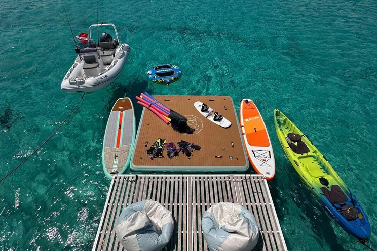 Charter Yacht SNAPDRAGON - Bali 5.8 - 4 Cabins - Nassau - Exumas - Bahamas