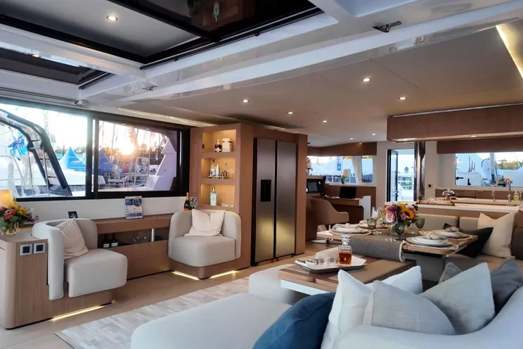 Charter Yacht SNAPDRAGON - Bali 5.8 - 4 Cabins - Nassau - Exumas - Bahamas