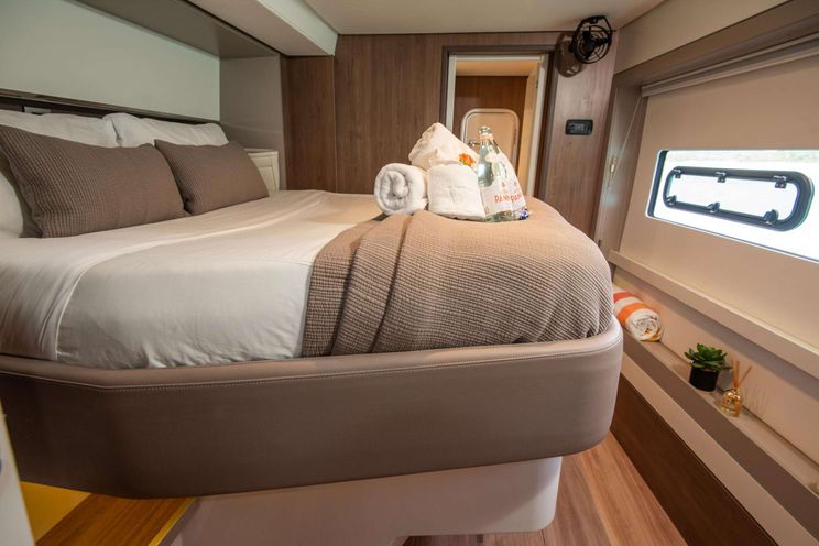 Charter Yacht OUT OF THE BLUE - Bali 5.4 - 4 Cabins - Scrub Island - Tortola - Anegada - Virgin Gorda - BVI - Caribbean