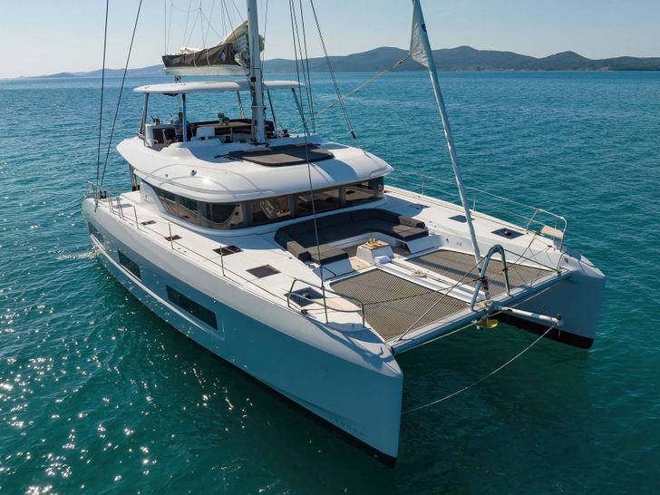 CHAMPAGNE PLEASE Lagoon 55 - profile CHAMPAGNE PLEASE Lagoon 55 - profile