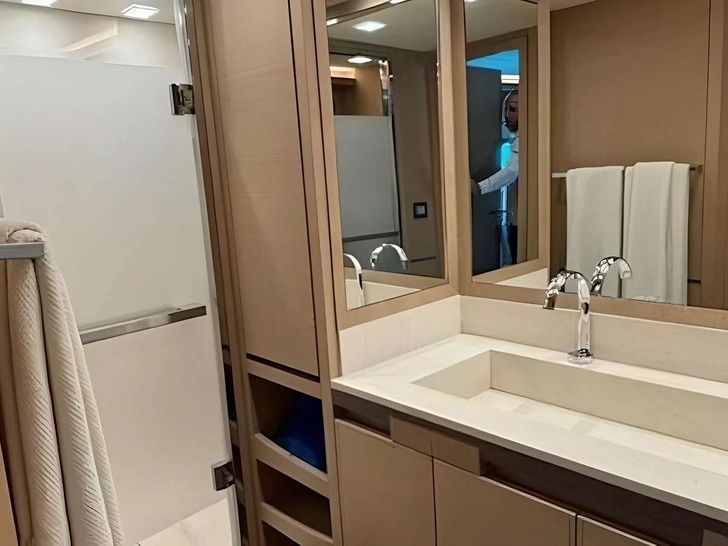 NAYLA Monte Carlo 75 - master cabin bathroom NAYLA Monte Carlo 75 - master cabin bathroom