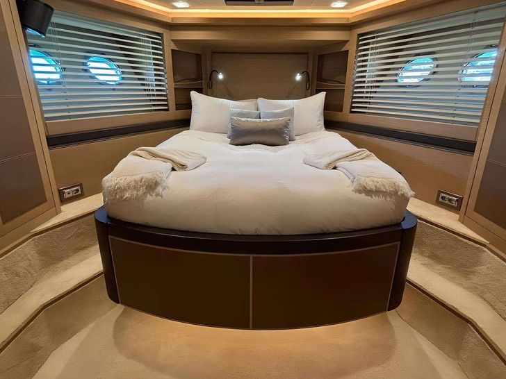 NAYLA Monte Carlo 75 - VIP cabin NAYLA Monte Carlo 75 - VIP cabin