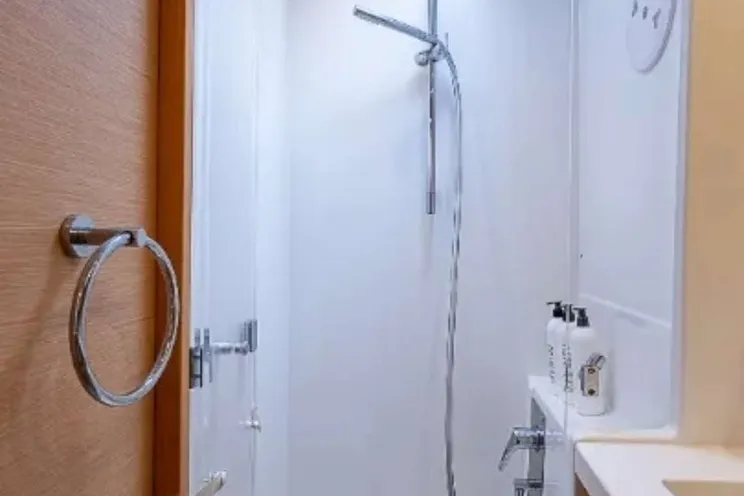 Charter Yacht SOMEWHERE - Lagoon 450F - 4 Cabins - Nassau - Exumas - Bahamas