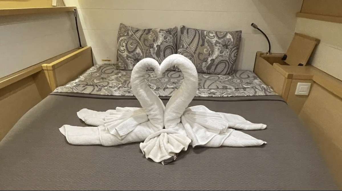 SOMEWHERE Lagoon 450F - cabin 4