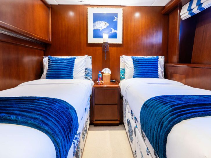 Twin Stateroom with Pullman Twin Stateroom with Pullman