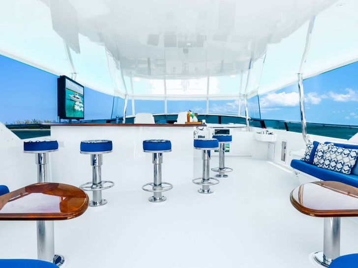 Flybridge Looking Forward Flybridge Looking Forward