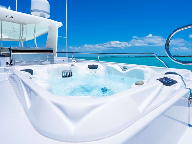Flybridge Jacuzzi Flybridge Jacuzzi