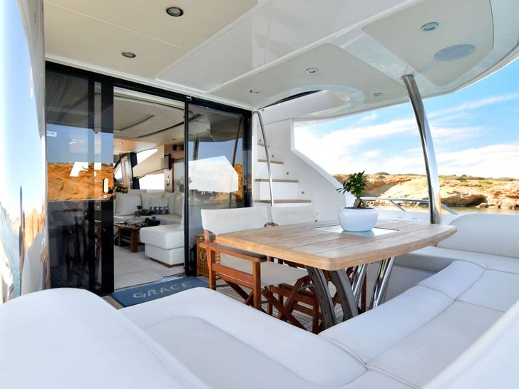 GRACE XI Sunseeker 75 - aft deck GRACE XI Sunseeker 75 - aft deck