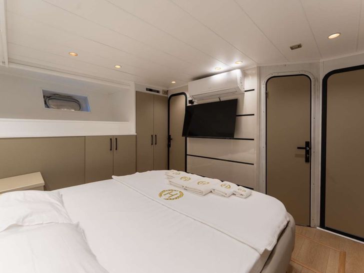 BEYEFENDI H Falcon 27m - VIP cabin 1 BEYEFENDI H Falcon 27m - VIP cabin 1